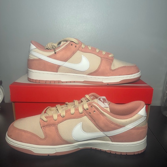 Dunk low red stardust size 12.5 - Picture 2 of 7